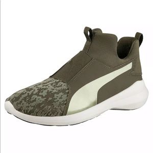 Women’s Olive Green Puma Tennis Shoes 7.5 8